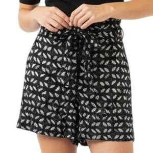 Maurices Paperbag Shorts Black White Floral Print Waist Tie Size S New 4" Inseam